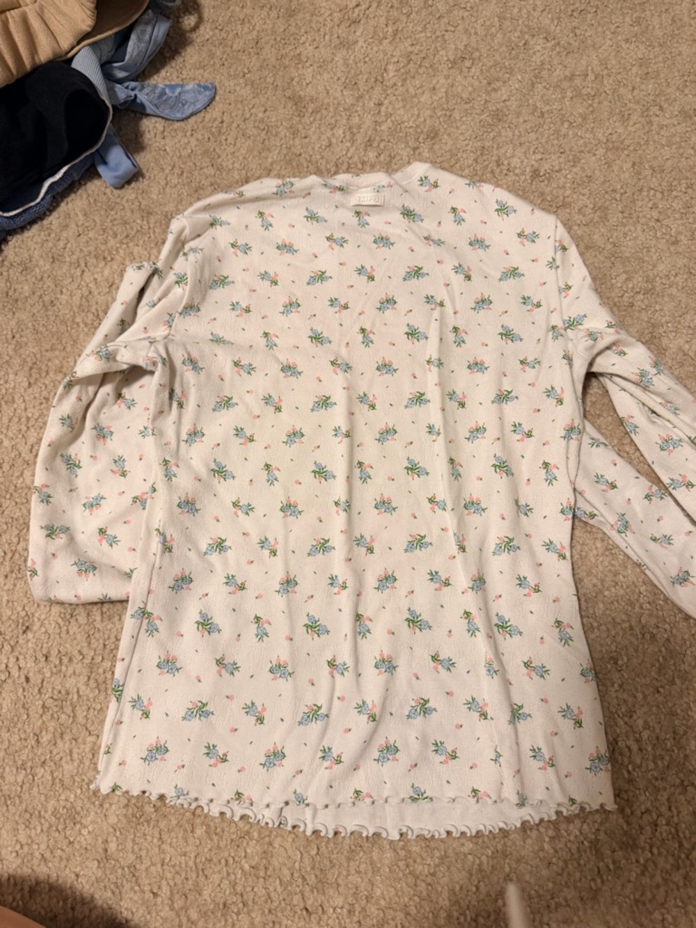 Skims Cream Floral Long-Sleeve PJ Set - Picture 3 of 5